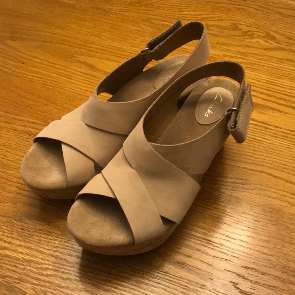 NWOT Clark’s Tan Wedges
